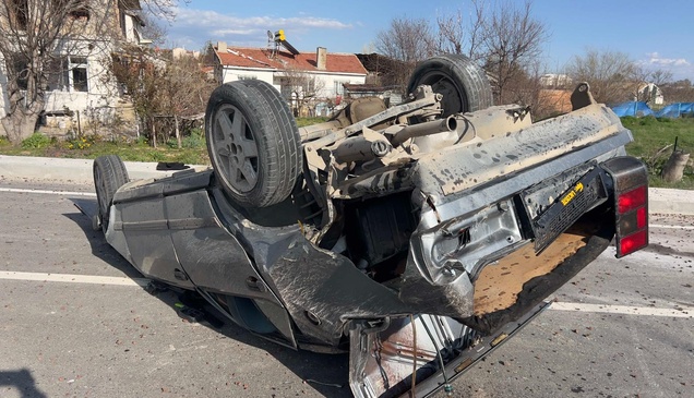 Bolvadin'de iki otomobilin çarpıştığı kazada 1 kişi yaralandı 