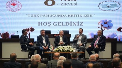 İzmir'de 8. Ulusal Pamuk Zirvesi düzenlendi