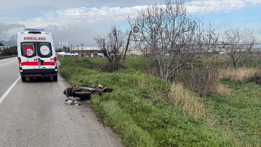 Salihli'de devrilen motosikletin sürücüsü yaralandı