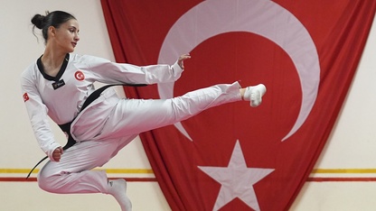 Tekvandoda Avrupa'da zirveye çıkan Elif'in hedefi başarısını sürdürmek