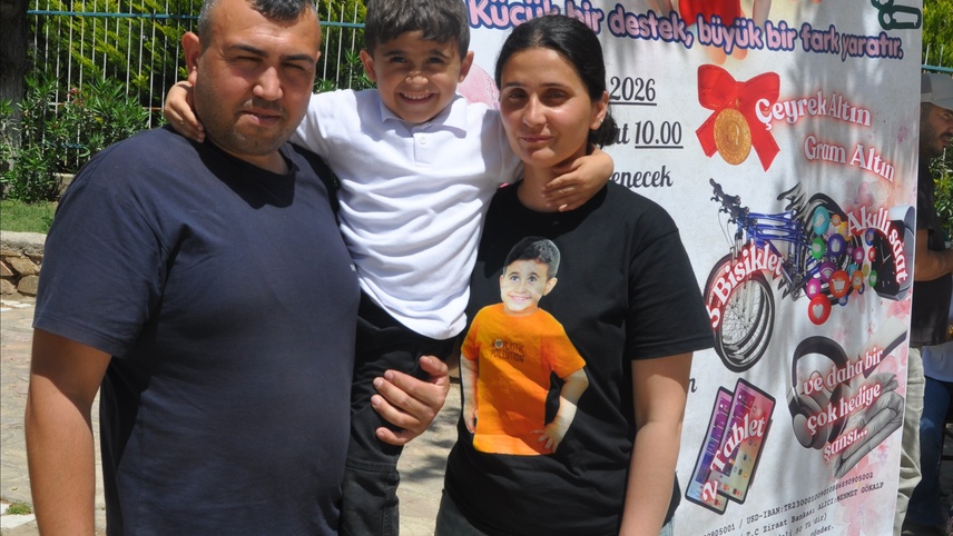 Kiraz'da öğrencilerden DMD hastası Gökalp'a destek