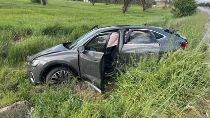 Uşak'taki 2 otomobilin çarpışması sonucu 7 kişi yaralandı