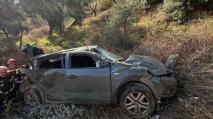 Aydın'da uçuruma yuvarlanan otomobilin sürücüsü yaralandı