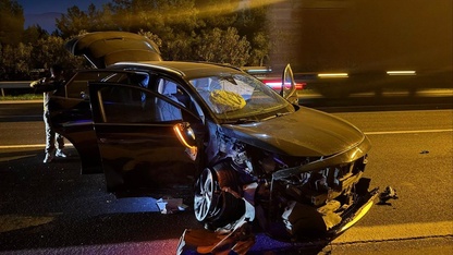 İzmir'de iki otomobilin çarpıştığı kazada 7 kişi yaralandı