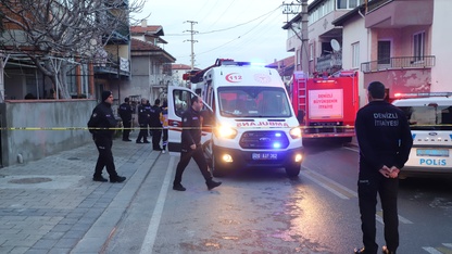 Denizli'de evde çıkan yangında anne öldü, 3 çocuğu yaralandı