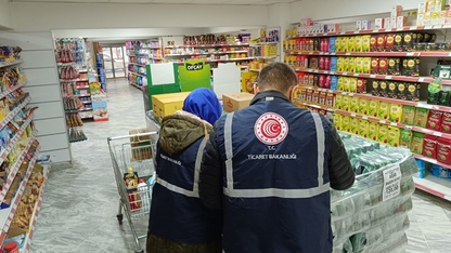 Afyonkarahisar'da Ticaret İl Müdürlüğü ekiplerinden fiyat ve etiket denetimi