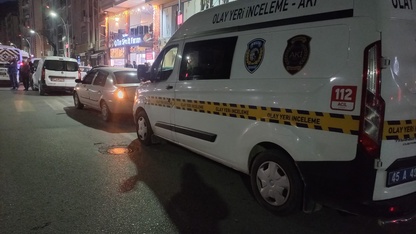 Yunusemre'de hafif ticari aracın çarptığı yaya yaralandı