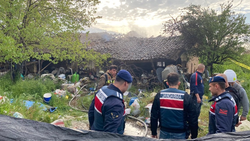 Manisa'da bağ evinde çıkan yangında 90 yaşındaki kişi öldü