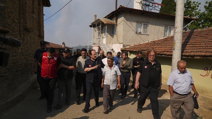 GÜNCELLEME 4 - İzmir'in Ödemiş ilçesindeki orman yangınına müdahale sürüyor