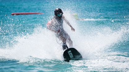 Çeşme, 16 ülkeden 80 sporcunun yarışacağı Dünya Motosurf Şampiyonası'na hazır