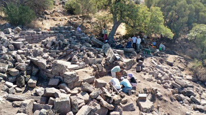 Manisa'daki Aigai Antik Kenti'nde Demeter'e adanmış tapınak gün yüzüne çıkarılıyor