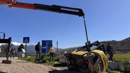 Muğla'da devrilen forkliftin altında kalan sürücü ağır yaralandı