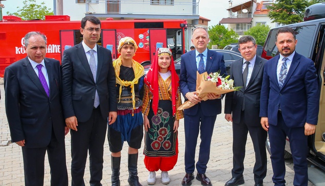 Kültür ve Turizm Bakan Yardımcısı Yazgı Uşak'ta kütüphane açılışında konuştu: