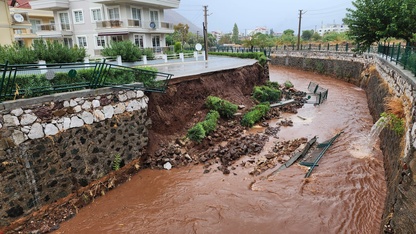 Muğla'da sağanak ve fırtına etkili oluyor