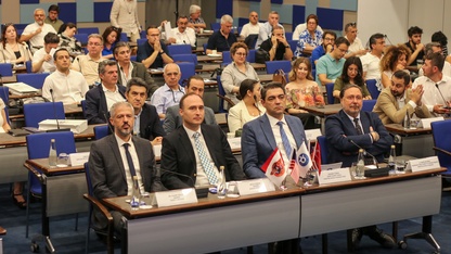 İzmir'de KOBİ'lere ABD pazarındaki ticari fırsatlar anlatıldı