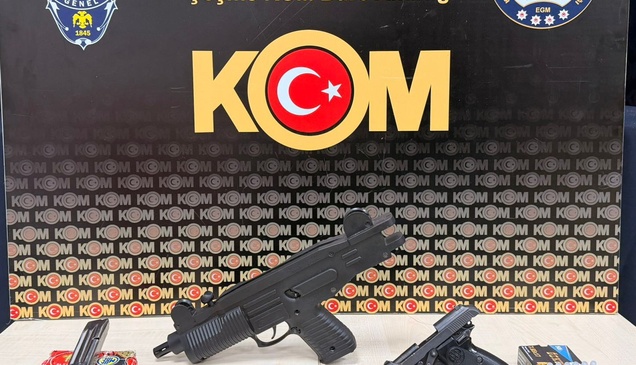 İzmir'de 14 yıl 22 gün kesinleşmiş hapis cezasıyla aranan suç örgütü üyesi yakalandı