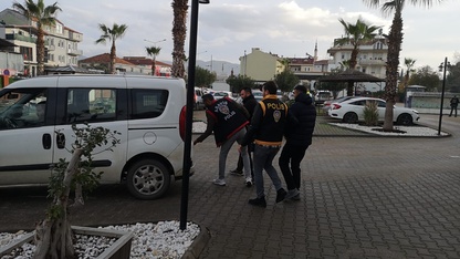 Fethiye'de gasp iddiasıyla 2 zanlı tutuklandı