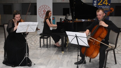24. Afyonkarahisar Klasik Müzik Festivali'nde Çekya'dan "Ars Essendi Üçlüsü" konser verdi