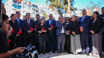 İzmir'de 2020'deki depremin yıl dönümü dolayısıyla anma düzenlendi