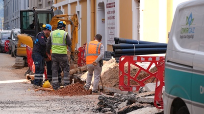 İzmir Alsancak'ta "bitmeyen altyapı çalışmaları" tepki çekiyor