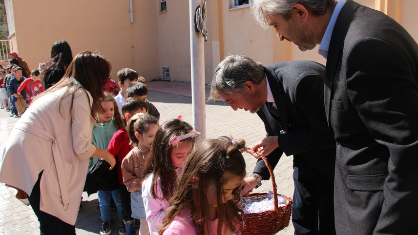 Kütahya'da ikinci ara tatilin başlaması dolayısıyla öğrenciler şimdiden bayramlaştı