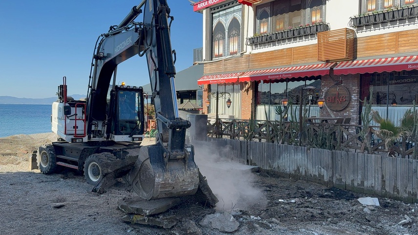 Bodrum'da kıyı şeridindeki atıklar kaldırıldı