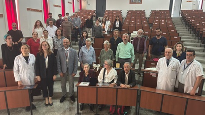 İzmir'de kadavra bağışçılarının ailelerine teşekkür plaketi verildi