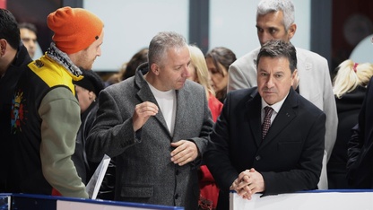 Muğla'nın Menteşe ilçesine buz pateni pisti kuruldu