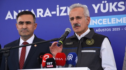 Bakan Uraloğlu, Ankara-İzmir YHT Hattı Sinanpaşa Şantiyesi'nde incelemelerde bulundu: