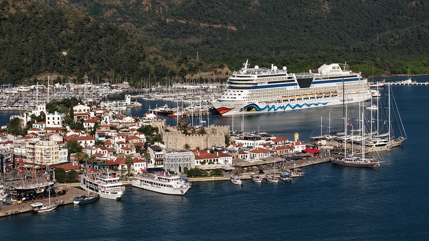 Marmaris'e "Aida Stella" kruvaziyeriyle 2 bin 500 turist geldi