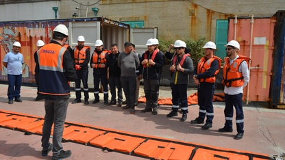 Kuşadası'nda denizde kimyasal sızıntı tatbikatı yapıldı
