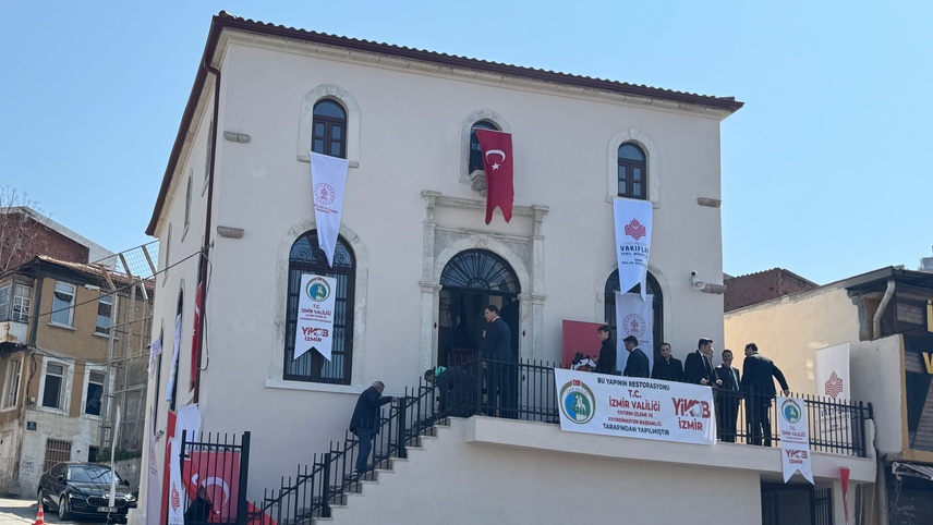 İzmir'de restore edilen 132 yıllık Asmalı Mescit ibadete açıldı