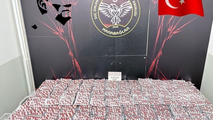 İzmir'deki uyuşturucu operasyonunda yakalanan 3 şüpheli tutuklandı