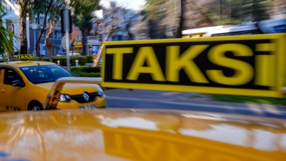 İzmir'de öldürülen taksici son yolculuğuna uğurlandı