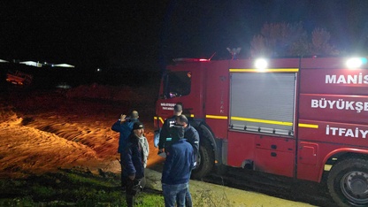 Manisa'da iki araç debisi yükselen derede sürüklendi
