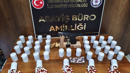 İzmir'de uyuşturucu operasyonunda gözaltına alınan 3 şüpheli tutuklandı