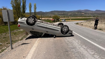 Hisarcık'ta devrilen otomobilin sürücüsü yaralandı
