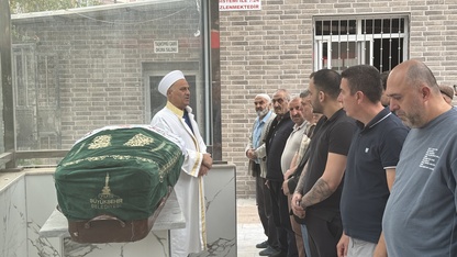 İzmir'de kocası tarafından öldürülen kadının cenazesi defnedildi