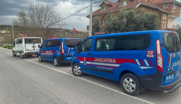 Uşak'ta bahçe duvarına çarpıp devrilen otomobilde 1 kişi öldü