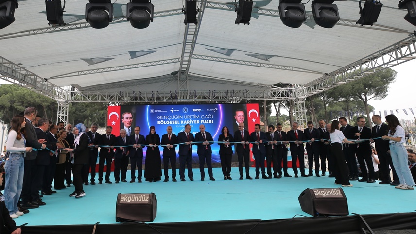 Ege Bölgesi Kariyer Fuarı Aydın'da başladı