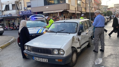 Aydın'da otomobil ile motosikletin çarpışma anı güvenlik kamerasında