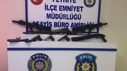 Muğla'da yol kenarına atılan çantadan silah ve mühimmat çıktı