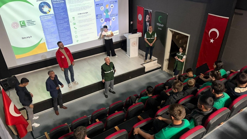 Bayındır'da öğrencilere bağımlılıkla mücadele eğitimi 