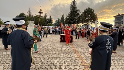 "Kuruluştan Çanakkale'ye Tarih ve Medeniyet Gezisi" Hayme Ana Türbesi'nden başladı