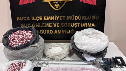 İzmir'de 10 kilogram sentetik ecza ele geçirildi