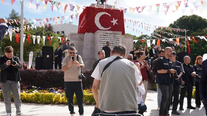 Muğla'da engelli kişinin bayrak ve İstiklal Marşı hassasiyeti duygulandırdı