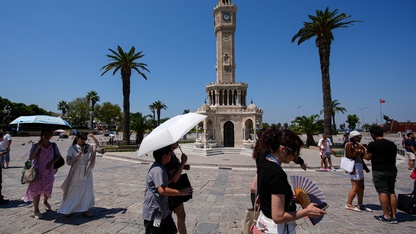 İzmir'de sıcak hava bunaltıyor