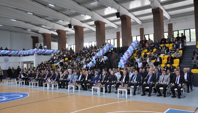 Kütahya'da yapımı tamamlanan Rıza Güral Spor Salonu törenle açıldı