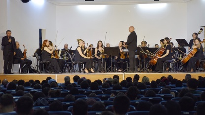 İzmir Devlet Senfoni Orkestrası Turgutlu'da öğrencilerle buluştu