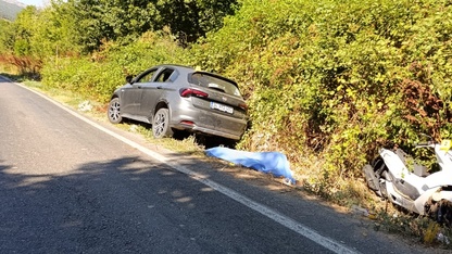 İzmir'de otomobil ile motosikletin çarpıştığı kazada 2 kişi öldü